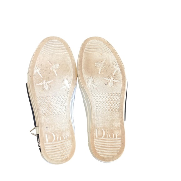 Dior Men’s Sneaker White/Blk B23 LOW-TOP SNEAKER
Dior Oblique Canvas. Si… - Picture 12 of 15